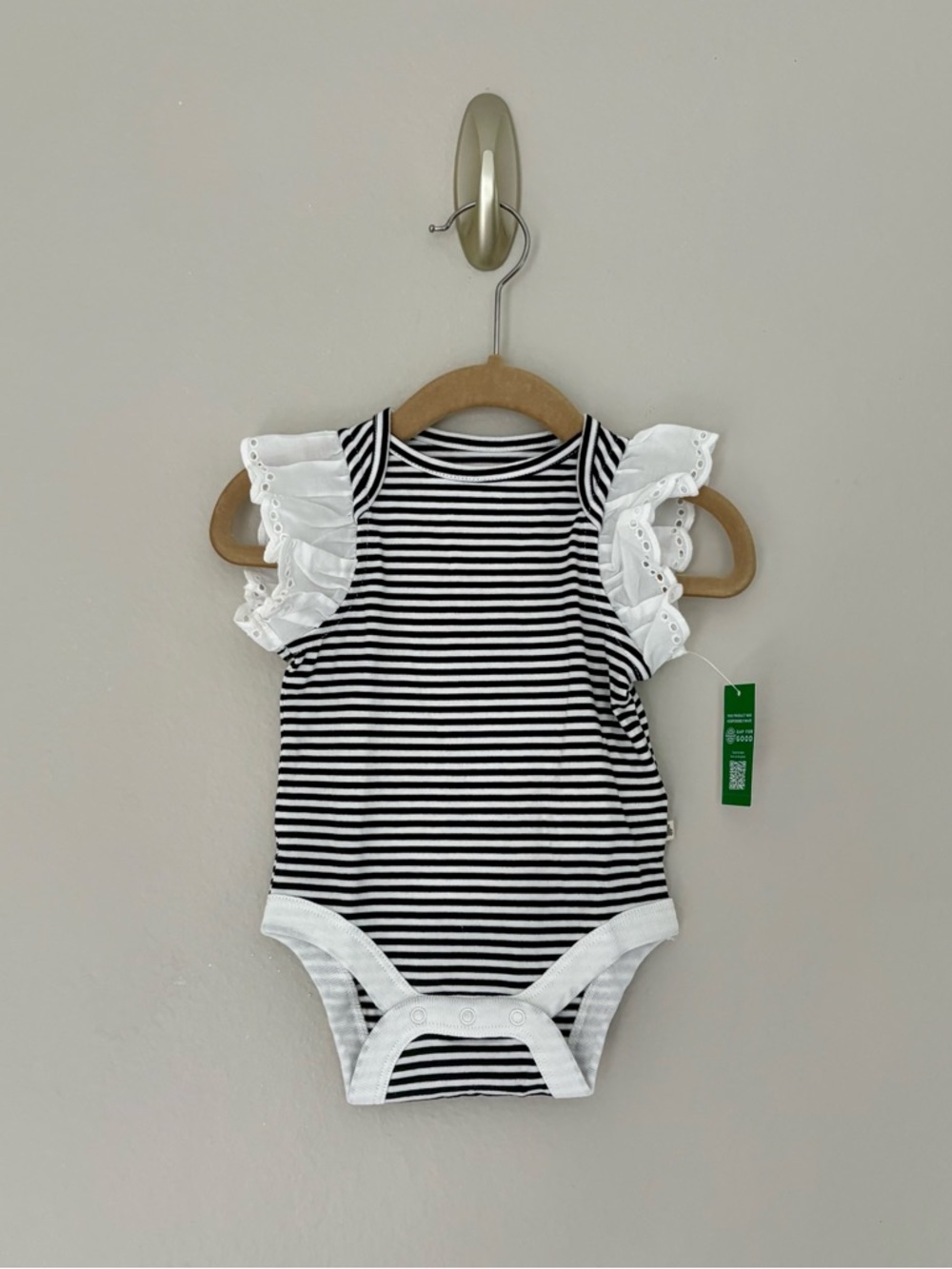 NWT Baby Gap Black White Striped Eyelet Lace Ruffle Preppy Classic Bodysuit 0-3M